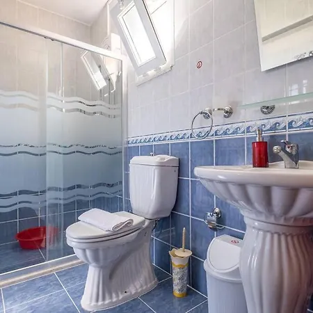 Sleeps 8, Large Close To The Sea Awz 265 Vila Fethiye