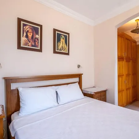 Vila Sleeps 8, Large Close To The Sea Awz 265