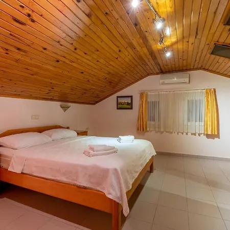 Willa Sleeps 8, Large Close To The Sea Awz 265